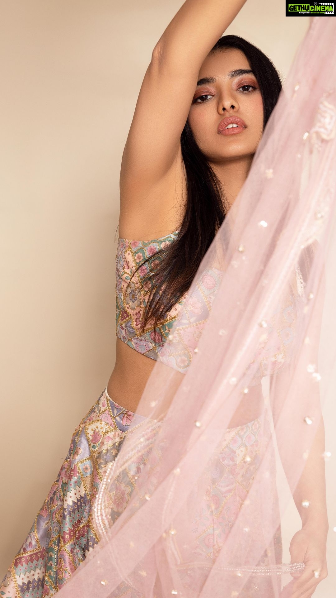 Ketika Sharma Instagram - Lueur ✨ Outfit - @sanjanareddy.designs Stylist - @sandhya__sabbavarapu Styling team - @sirichandana_medi @rashmi_angara @thumu_bhavana Jewellery - @thetrinkaholic Photography - @pranav.foto MUA - @makeuphairbyrahul #shine #tb #styled