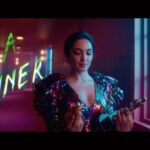 Kiara Advani Instagram - Everyday is a celebration, live it to the fullest and put your best game forward! Join me, FairPlay News and the rest of India in celebrating the spirit of sports 🏆🥇 Ab KHEL JA! #fairplaynews #sportsnews #sports #cricketlove #cricketfans #sportsinindia #khelja #sportsworld #worldcup #worldcupt20 #t20worldcup #sportsupdates #t20cricket #womeninsports #ad