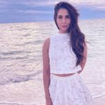 Kim Sharma, beach, white dress