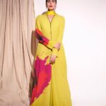 Kirti Kulhari Instagram – When life throws lemons at you, make a jumpsuit out of it 🤭😝❤️

#fourmoreshotsplease #promotions #S3
Releases tomorrow 😍#21oct @primevideoin

Outfit and jewelry @payalkhandwala 
Shoes @louboutinworld 
Hair @bharatlimba_makeup_hair 
Makeup @melwanishweta 
Styled by @who_wore_what_when 
Photographer @rishabhkphotography
