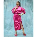 Kirti Kulhari Instagram - Pinky बेटा स्वेटर पहन लो 💓🤭 #fourmoreshotsplease #promotion #streaming @amazonprime The team : Suit - @payalsinghal Jewelry -bracelets @shopeurumme Earrings - @shriparamanijewels Shoes - @louboutinworld Makeup - @melwanishweta Hair - @swapnil_makeupnhair Styling - @who_wore_what_when Photography - @sagarmohite96