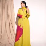 Kirti Kulhari Instagram – When life throws lemons at you, make a jumpsuit out of it 🤭😝❤️

#fourmoreshotsplease #promotions #S3
Releases tomorrow 😍#21oct @primevideoin

Outfit and jewelry @payalkhandwala 
Shoes @louboutinworld 
Hair @bharatlimba_makeup_hair 
Makeup @melwanishweta 
Styled by @who_wore_what_when 
Photographer @rishabhkphotography