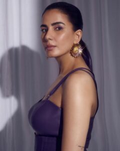 Kirti Kulhari Instagram - Baby pyaar tera #raftaar 💜

#fourmoreshotsplease #promotion 
#streaming @amazonprime

Outfit - @bennusehgallofficial 
Jewellery - @radhikaagrawalstudio 
Shoes - @louboutinworld 
Hair - @bharatlimba_makeup_hair 
Makeup - @melwanishweta 
Styling - @who_wore_what_when
Fashion Team - @d.shubham_j @chaitanya_fashion_ 
Photography - @thefirstclik