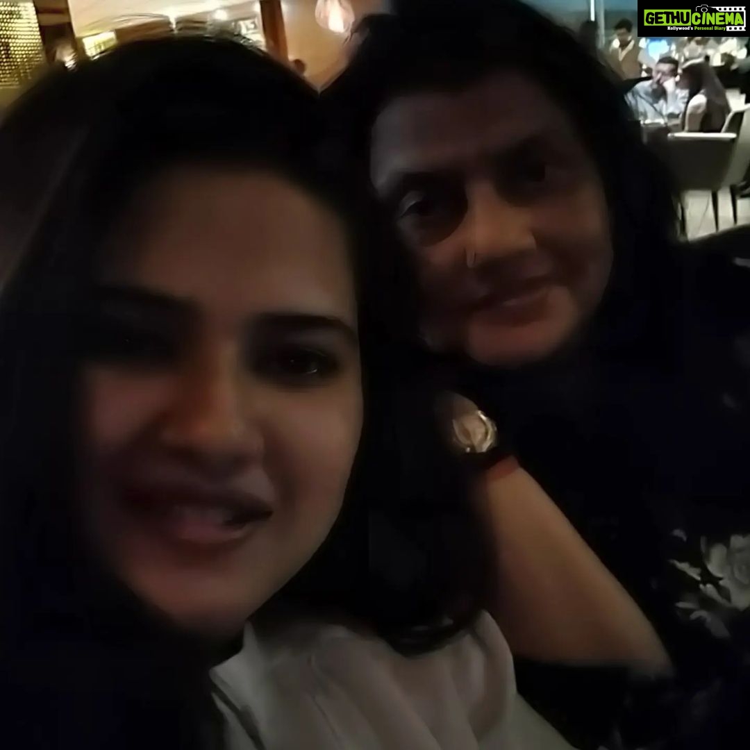 Kratika Sengar Instagram - Happy birthday to Naanu Love Devika #grateful Har Har Mahadev 🔱