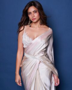 Kriti Kharbanda Instagram - #throwbackthursday 🤍 . . . #sareenotsorry