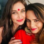 Lisa Ray Instagram – Happy Diwali!
First Diwali in the City of Lights 💥and there’s nothing like the warmth of friends and community. Beyond the obliterating dazzle of Dubai is a robust community of authentic beings who support and celebrate each other – with heart.
We love our friends 💋less than a year in and Dubai is home 
Thank you @mahajan.priti and Gaurav for bringing us together for an epic celebration 🎉