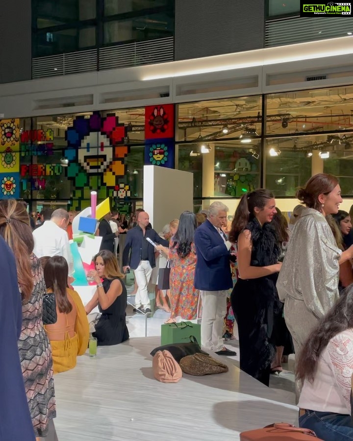 Lisa Ray Instagram - Welcome to Dubai @galerieperrotin This city is lit🔥 @takashipom was mobbed by adoring fans. And the soaring atrium @icdbrookfieldplace became the backdrop for @jasonboydkinsella modular character portraits and sculptures Thanks @admiddleeast @icdbrookfieldplace for hosting a pulsing art evening Always thankful for @priyasranjan (And @volteartprojects)