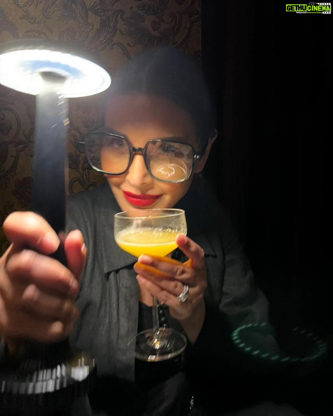 Lisa Ray Instagram - A toast to playing at the frontier of art and digital prospects. Living in #Dubai seeds a feeling of endless possibilities 🙏🏼 of creating cycles and rhythms of value intertwined with play, work and personal desires. Very grateful to call the UAE home. That’s it. Cheers. @strangerandsons @iamgigiiiii @theartsclubdubai @turnblackofficial @theupsidespace 📸 @priyasranjan Edge of the Universe