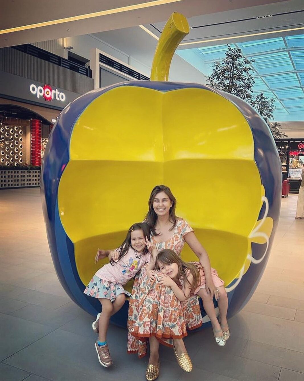 Lisa Ray Instagram - Apples of my eye.