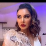 Lisa Ray Instagram - Pretty mess Samara Kapoor’s expectations are as high as her hair as y’all know. Y’all better be binging on @4moreshotspls season 3 this Friday, if you know what’s good for you. Do not disappoint the diva. @4moreshotspls @pritishnandycommunications @primevideoin
