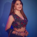 Madhuri Dixit Instagram - Ek Jhalak 💜 #jhalakdikhlajaa10 #photooftheday #photoshoot #shootdiaries #tuesday #tuesdayvibes