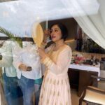Madhushree Instagram - Make up .. going to Shoot an album song, pink dress thanks #sumitdasgupta . #makeup #shoot #shooting #album #song #singing #singer #sing #mood #love #atmosphere #pink #dress #makeupartist