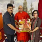 Madhushree Instagram - Got blessings from mahamandaleshwar balakanandgiri ji and attended yesterday to Bhupendraji , place on his birthday . #happybirthday both of Guruji Balakanand Giri ji and Bhupendraji ..