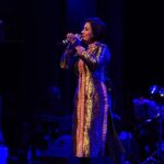 Madhushree Instagram - “Indore Ki Beti “ a wonderful program pics .. #jaswindersingh #agamkumarnigam #sonunigam #indore #orchestra #musica #musical #singer #singing #artistsoninstagram #musician #piano #latamangeshkar