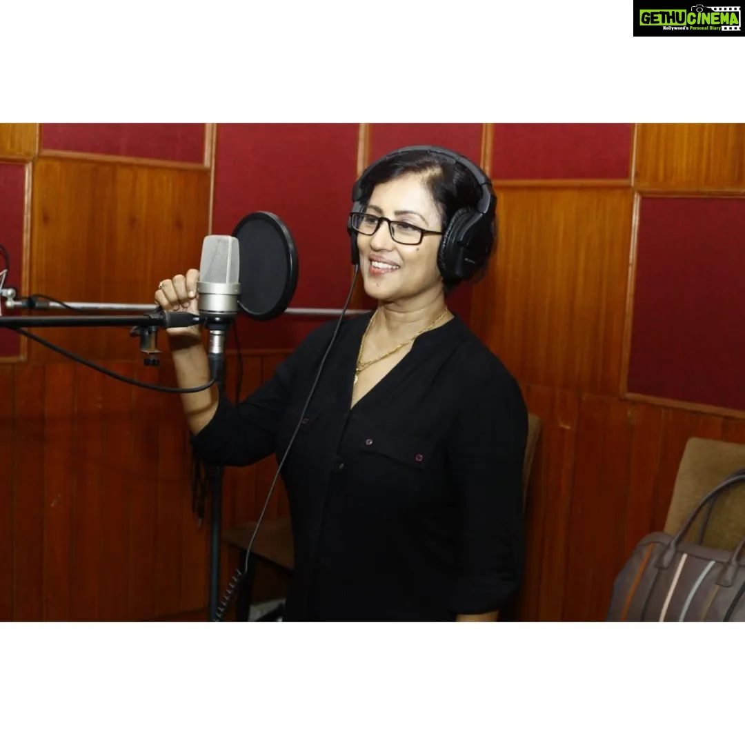 Madhushree Instagram - Hello Instagram #Fans! π Happy Navratri to all! π On the occasion of #Navratri started, with the blessing of Matadi, have recorded a #song for the upcoming #film at #abstudio πΆβ¨π₯°π€ . . . #musicdirector: @kishorrawat21 #lyrics : @iamdannyrana . . . #music #monday #singer #instagram #india #zeetv #colorstv #instantbollywood #bollywoodbubble #sonytv #instafan #curlytales #preranajangam #kapilsharma #newstv #newsbollywood #bollywoodsinger #bollywood #hindifilm #support #encourage #likesharecomment #filmykalakar