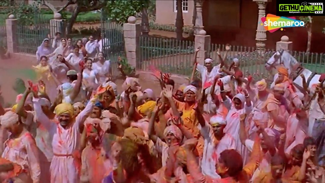Madhushree Instagram - Dekho Aai Holi Rang Layi Holi, Chalee Picthkaree Uda Hain Gulal Banke Hain Ghata Mann Jhum Utha, Rang Chalke Hain Nile Hare Lal Dekho Aai Holi Rang Layi Holi, Chalee Picthkaree Uda Hain Gulal π€ π΅πΆ . . . . Hope everyone had a Holi Fun! Wishing again everyone a very happy holi! ππ₯° . . . . . #holicelebration #holi #pichkari #colors #lifeisfullofcolors #reels #MangalPandey #aamirkhan #ranimukherjee #instagram #madhushreefans #madhushreebhattacharya #instareels #happyholi #holifestival #festival #holifestivalofcolours #holihai #holiparty #holiday #fun #happy Mumbai, Maharashtra