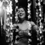 Madhushree Instagram - Samay ne yeh kya kiya Badal di hai kaya Tumhein mene paa liye Mujhe tumne paya. 🎶😍🎤 . . . "Words make you think. Music makes you feel. A song makes you feel a thought." ❤️🤗💕 . . . . #inlamhonkedaamanmein #jodhaaakbar #arrahman #aishwaryarai #hrithikroshan #sonunigham #mondaymood #love #happiness #instafans #fanslove #instagram #bollywood #indionidol #saregamapalilchamps #thevoice #indiasgottalent #igt #danceindiadance #singingchallenge #dancechallenge #reelchallenge #bestjodi #pyaar #mentors #singers #playbacksingers #madhushreebhattacharya #madhushreefans #music Mumbai, Maharashtra