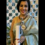 Madhushree Instagram - #allaboutyesterday 😍 I'm honoured to receive this #वाग्धारा सम्मान award from #rajyapalbhagatsinghkoshiyari and @dreamgirlhemamalini Ji. Truly the best women's day it was for me. 😍❤️✨ . . . @robbybadalmusic @rishimishraofficial @nikhitagandhiofficial @raghubir_y . . . . . How did you guys celebrated Women's day? 😍 . . . . . . #womensdaycelebration #awardfunction #rajyapalkoshyari #governerofmaharashtra #nationalvicepresident #bjp #hemamalini #fans #awardwinning #happiness #singer #playbacksinger #instafollowers #instafan #audiencelove #thankyoufans #keepsmiling #keepsinging #lotsoflove Mumbai, Maharashtra