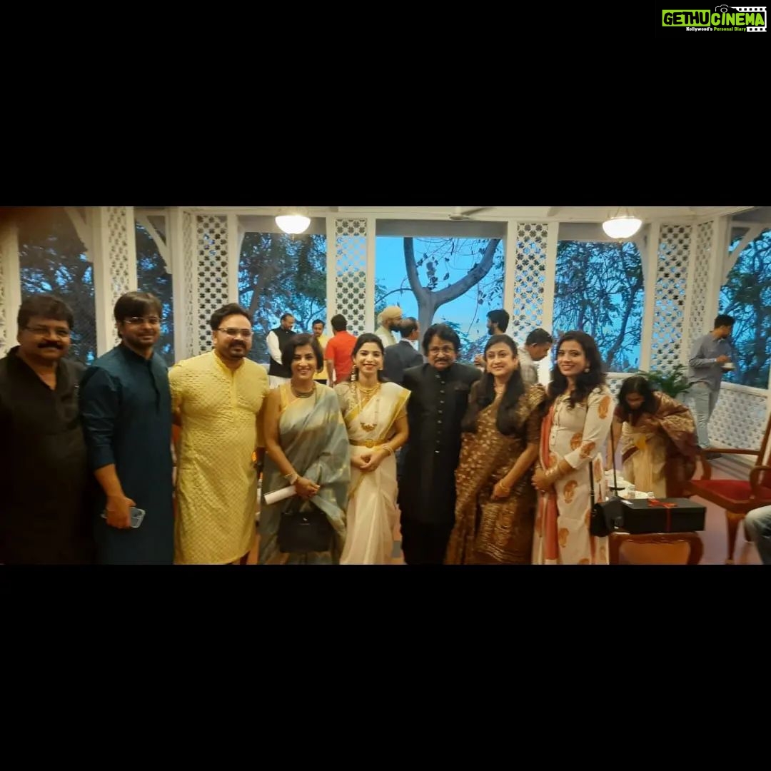 Madhushree Instagram - #allaboutyesterday 😍 I'm honoured to receive this #वाग्धारा सम्मान award from #rajyapalbhagatsinghkoshiyari and @dreamgirlhemamalini Ji. Truly the best women's day it was for me. 😍❤️✨ . . . @robbybadalmusic @rishimishraofficial @nikhitagandhiofficial @raghubir_y . . . . . How did you guys celebrated Women's day? 😍 . . . . . . #womensdaycelebration #awardfunction #rajyapalkoshyari #governerofmaharashtra #nationalvicepresident #bjp #hemamalini #fans #awardwinning #happiness #singer #playbacksinger #instafollowers #instafan #audiencelove #thankyoufans #keepsmiling #keepsinging #lotsoflove Mumbai, Maharashtra