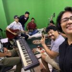 Madhushree Instagram - Reharsal #reharsal #song #musician #guitar #keyboard #harmonium #TABLA #SudipGhose #rishising #robbybadal #shamsherali #bhaskar #rupeshmishra
