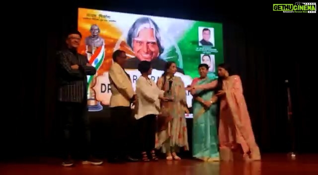 Madhushree Instagram - I m honoured to got this #prestigious #drapjabdulkalam #awards as a #plackbacksinger thanks to #kirtisolannki ji #anumalik #uditnarain #salmaaga #niharika #sunilpal #anupjalota #himangshujhunjhunwala #ektajain #dwapar #bharatilavekar