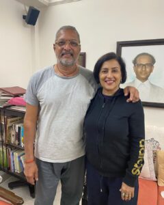 Madhushree Instagram - After a long time #nanapatekar #marathiking #bollywoodlegend #goodmusician . Sung duet song in film #26/11 #ramgopalvarma #hameranjogham full song click https://youtu.be/jARbUSgJ8l8