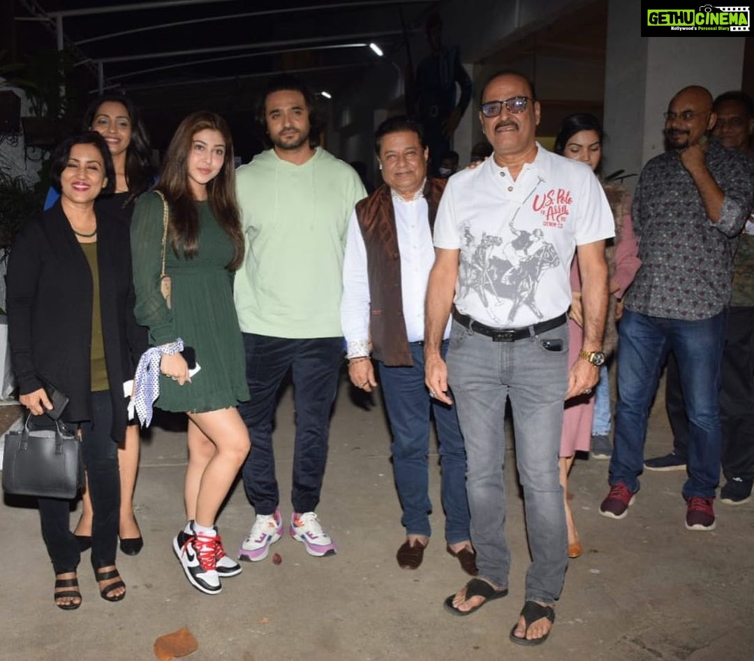 Madhushree Instagram - #preview #hindutva #hindutva🚩 #karanrazdan #ashishsharma #sonarikabhadoria #anupjalota #ravishankar #august #aagust and others #sunnysupersound #aartirazdan #shwetaraj #anshuvarshney