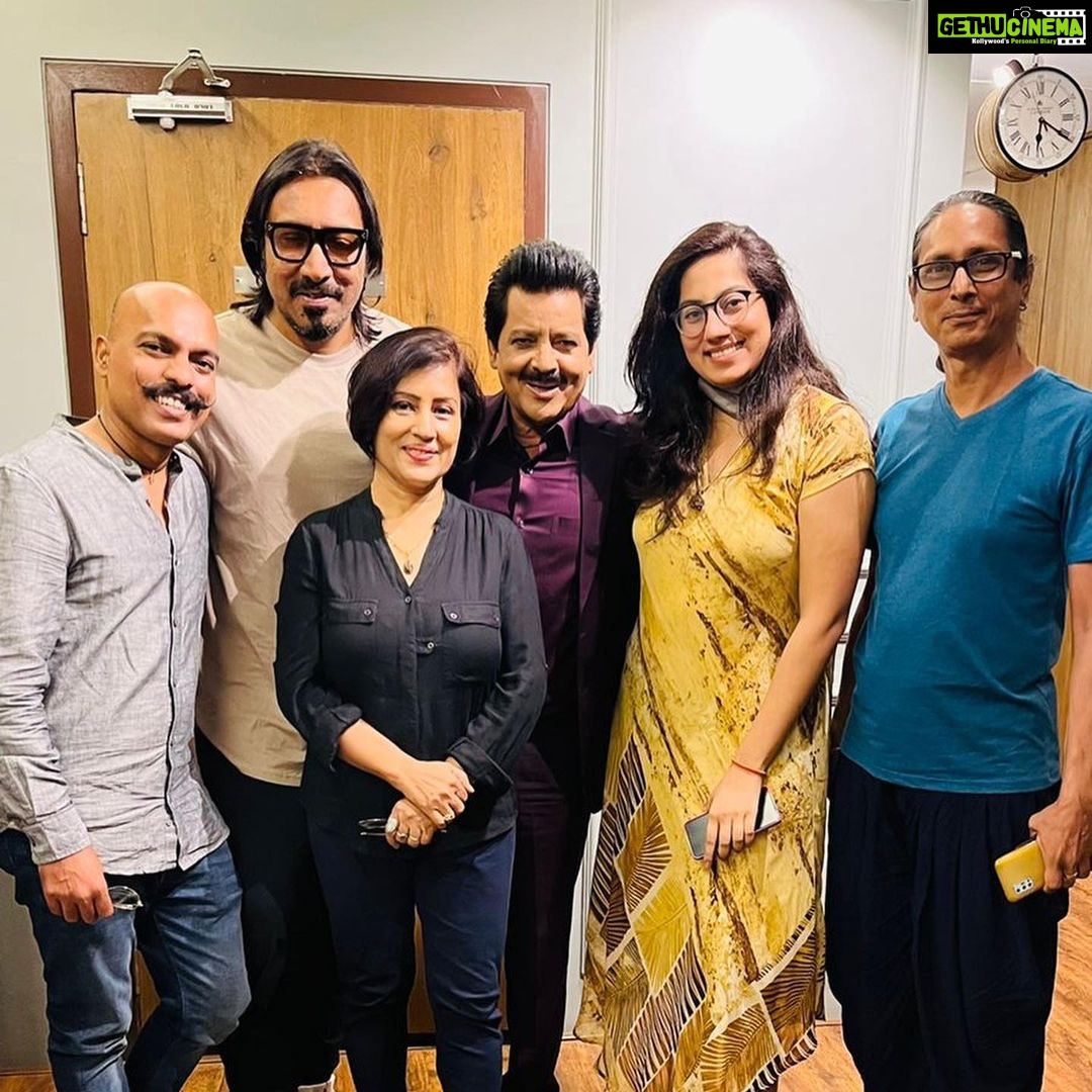 Madhushree Instagram - Recorded 2songs with #arkopravomukherjee #uditnarain #sudipghosh64❤️💝 #rhythm #zeemusiccompany
