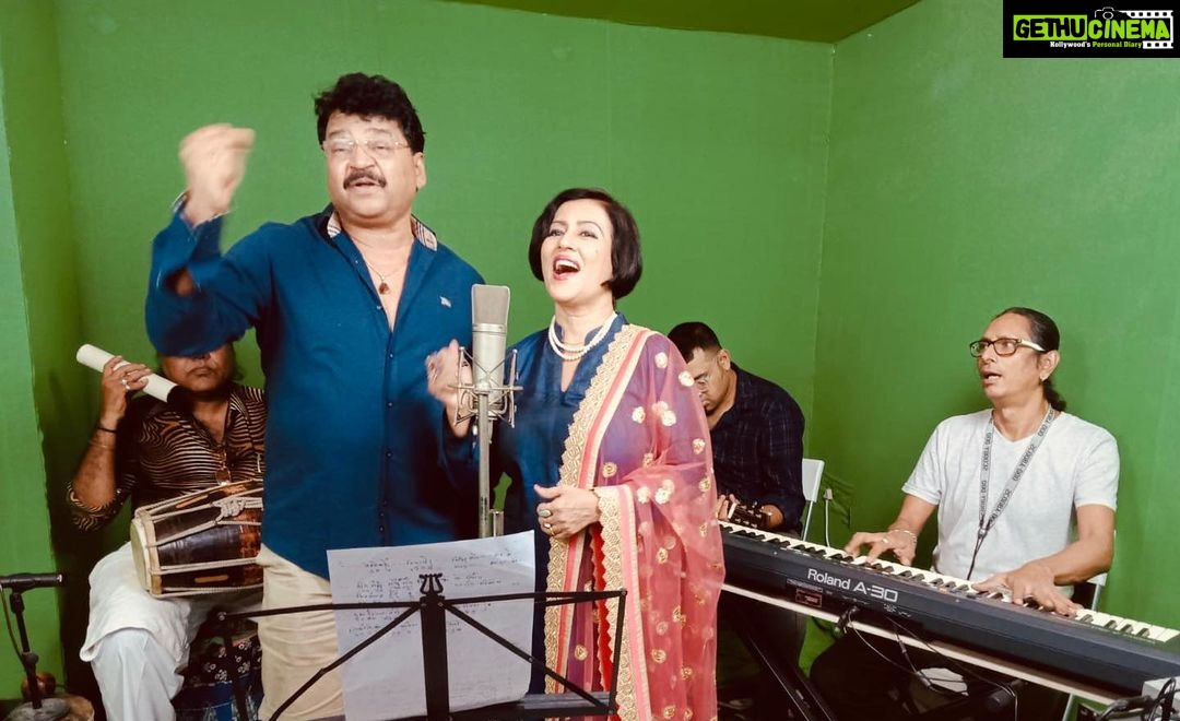 Madhushree Instagram - Preparing for online show . #reharsal #onlineprogram #sudipghosh #sharafatkhan #piku #robbybadal