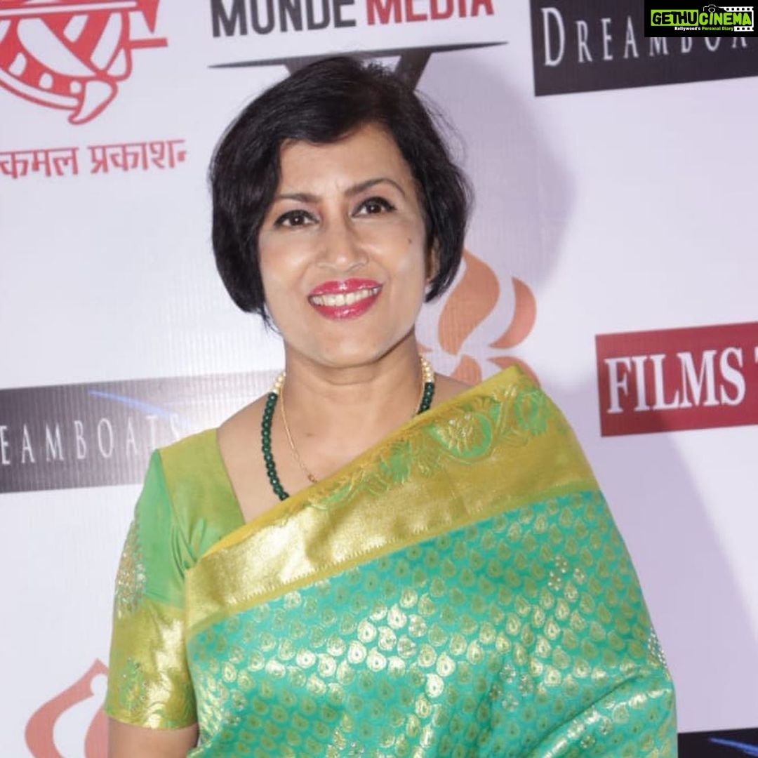 Madhushree Instagram - Attended a book launch Pgm #rahenarahehum #majroohsultanpuri . By #vijayakela . Attended by #javedakhtar #shabanaazmi #lalitpandit #shailendrasingh #shashiranjan #kavitaseth #jaankumarsanu #robbybadal #salimarif #simranahuja #kanwaljitsingh