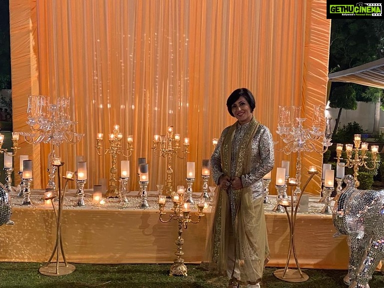 Madhushree Instagram - #PreDiwali #Celebrationz #embassy met #MeenakshiLekhi ji the #ministerofexternalaffairs and #culture Govt of india . #vijaychauthaiwale