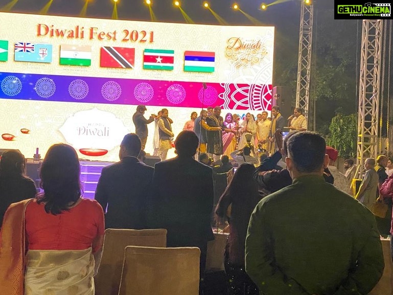 Madhushree Instagram - #PreDiwali #Celebrationz #embassy met #MeenakshiLekhi ji the #ministerofexternalaffairs and #culture Govt of india . #vijaychauthaiwale