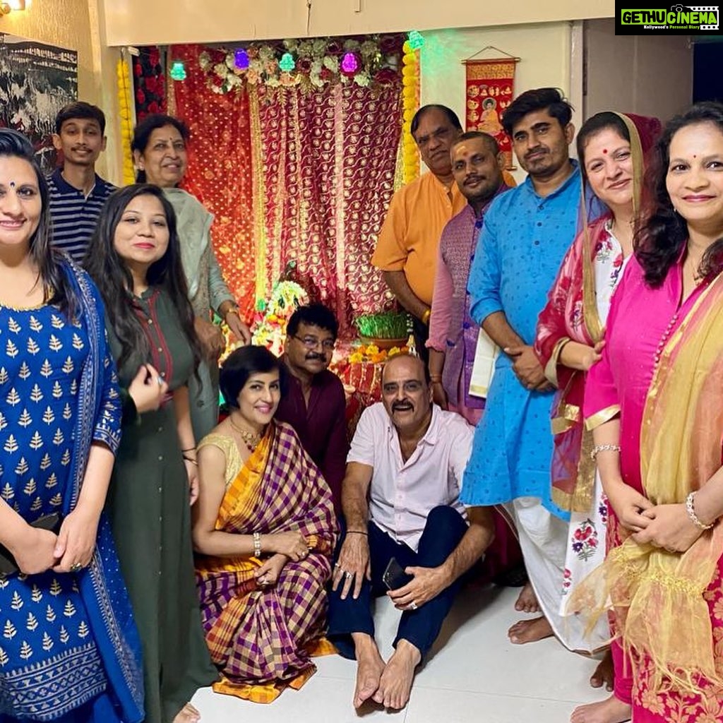 Madhushree Instagram - #mahasaptami #navratri2021 #karanrazdan #artirazdan #shwetaraj #robbybadal #kamalmukutji and oters