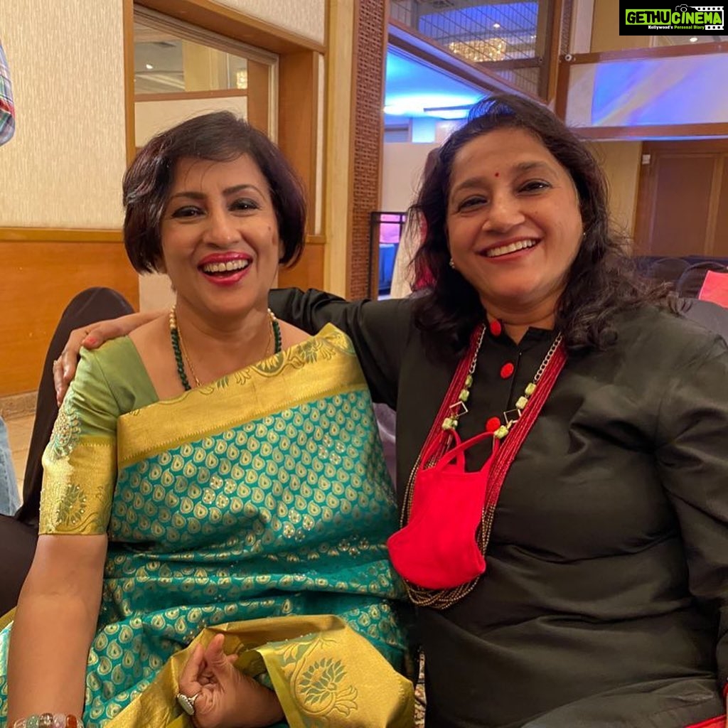 Madhushree Instagram - Attended a book launch Pgm #rahenarahehum #majroohsultanpuri . By #vijayakela . Attended by #javedakhtar #shabanaazmi #lalitpandit #shailendrasingh #shashiranjan #kavitaseth #jaankumarsanu #robbybadal #salimarif #simranahuja #kanwaljitsingh