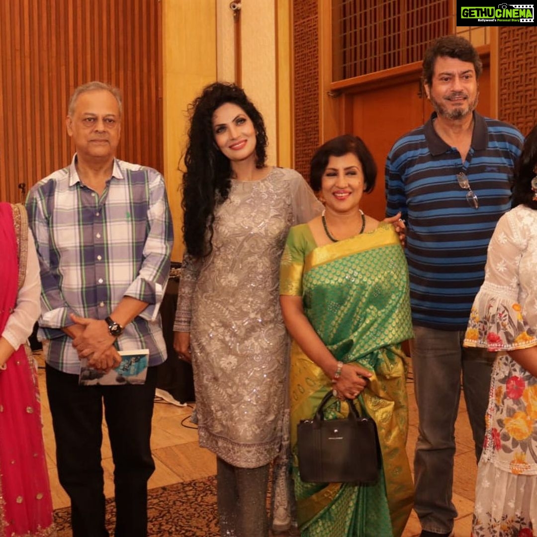 Madhushree Instagram - Attended a book launch Pgm #rahenarahehum #majroohsultanpuri . By #vijayakela . Attended by #javedakhtar #shabanaazmi #lalitpandit #shailendrasingh #shashiranjan #kavitaseth #jaankumarsanu #robbybadal #salimarif #simranahuja #kanwaljitsingh
