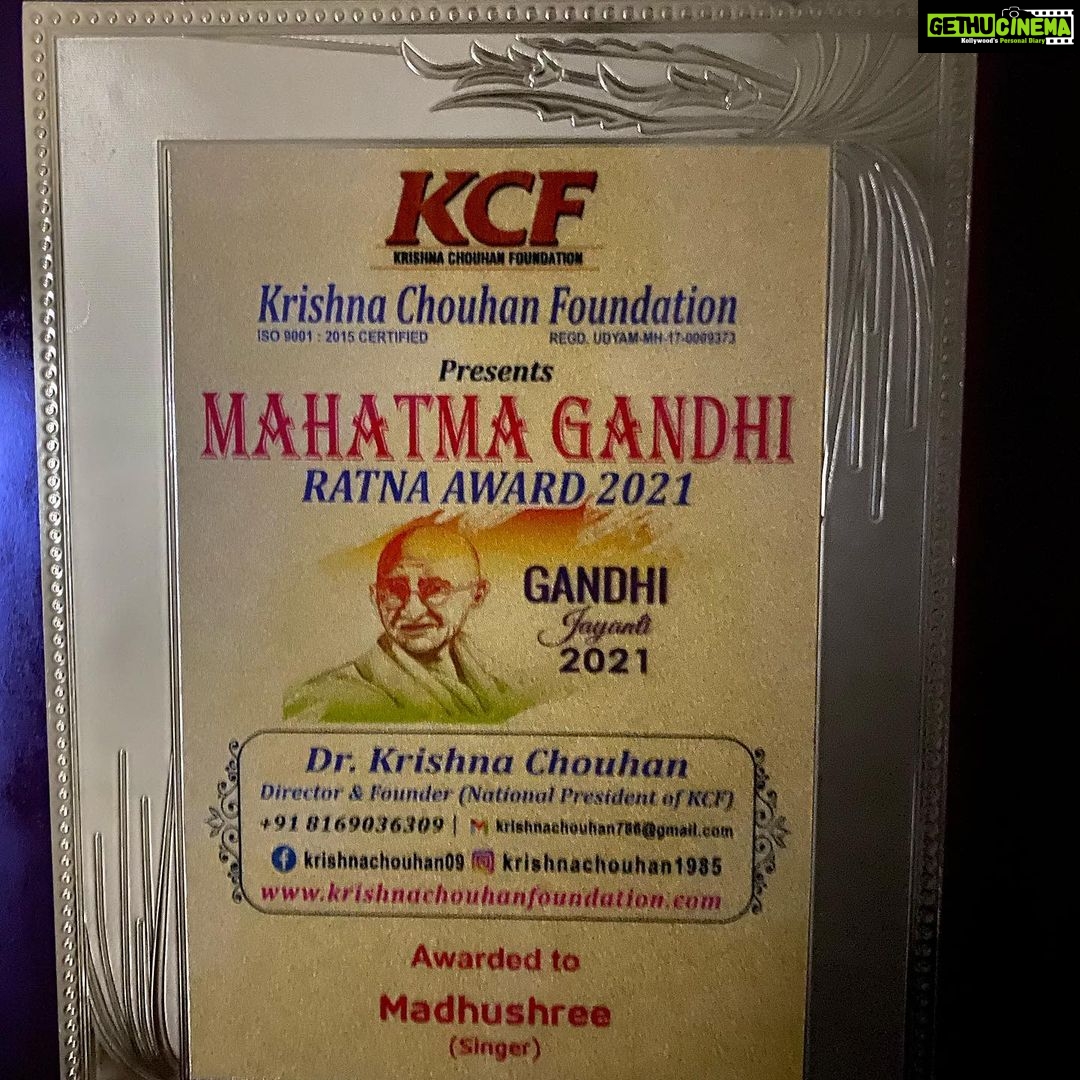 Madhushree Instagram - Honoured to got #mahatmagandhi #awards thanks to #kcf #krishnachauhan . #anumalik #gajendrachauhan #bhartibjp #sunilpal #ehsaankureshi #arunbakshi