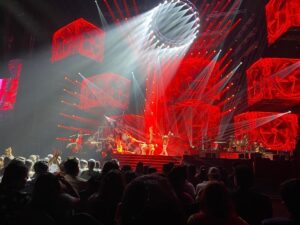 Madhushree Instagram - It was a amazing show in #abudhabi #arrahman  #concert . #mallipoosong  #tamil  #mallipoosong  #bollywoodsongs  #abudhabiculture  #music #song  #haricharan  #shwetamenon
