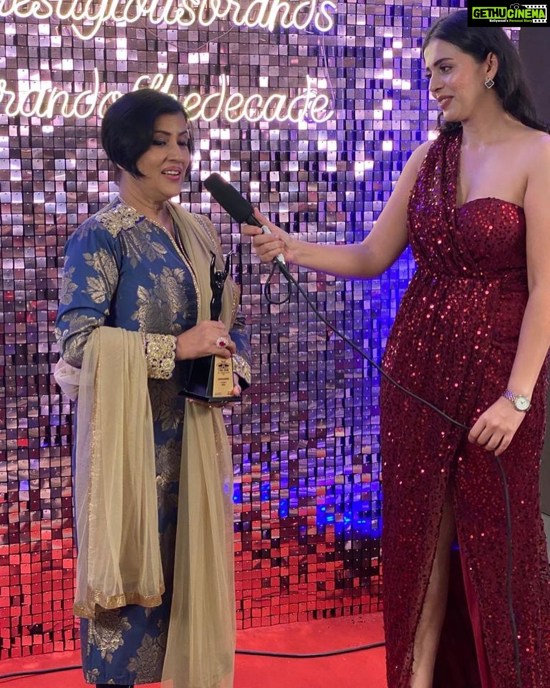 Madhushree Instagram - It’s an honour to got this prestigious award ‘Herald Global No One “ at ITC Grand Maratha Mumbai. #medhapatkar #saimiksen #anupjlotaji #rajeshkattar #anandrajanad #navneetparihar #rajeshwarisachdev #tanviazmi lots of business , entertain , sports fraternity..