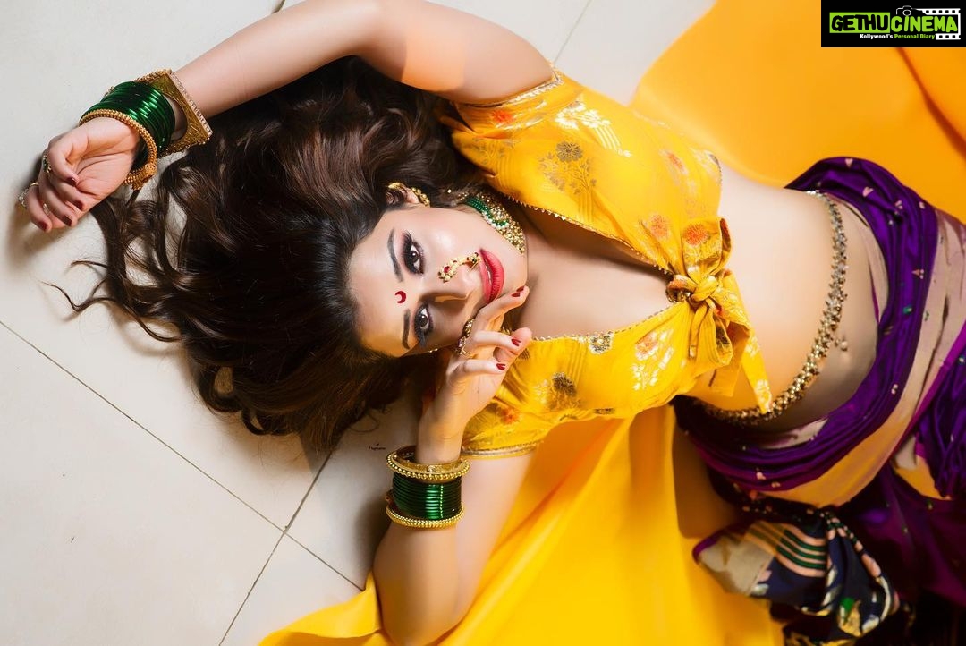 Madhuurima Instagram - 💝💝💝💝 next kis look mei dekhna chahenge??? #photoshoot #shootdiaries #actress #bollywood #beauty