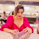 Madhuurima Instagram - Pinking my thoughts😍😍 #thoughts #pink #pretty #smile #smile😊 #post