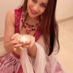 Madhuurima Instagram - Wish u all a very very happy Diwali 😍😍😍 Wearing @odette_style lehenga and necklace