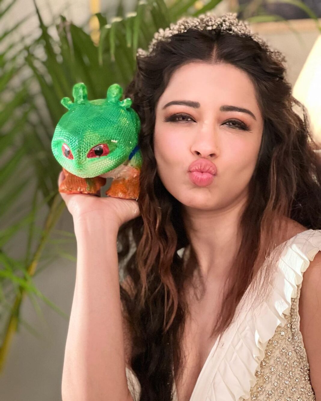Madhuurima Instagram - Mera mandbudhi Mendak Mandy 😁😁 #pet #cute #frog #froggy #princess