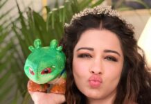 Madhuurima Instagram - Mera mandbudhi Mendak Mandy 😁😁 #pet #cute #frog #froggy #princess