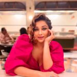 Madhuurima Instagram - Pinking my thoughts😍😍 #thoughts #pink #pretty #smile #smile😊 #post