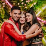 Malti Chahar Instagram – Ab ladki hui humari….Wish you guys a very happy married life🧿 
@deepak_chahar9 please take care of your back during your honeymoon..we have World Cup ahead 😜
#family #brother #marriage #siblings