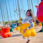 Malti Chahar Instagram – 3 Idiots Yellow S 😂
#yellow #love