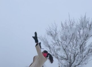 Malti Chahar Instagram - Veeee 😂 @maltichahar #snow #actors #fun #keepgoing