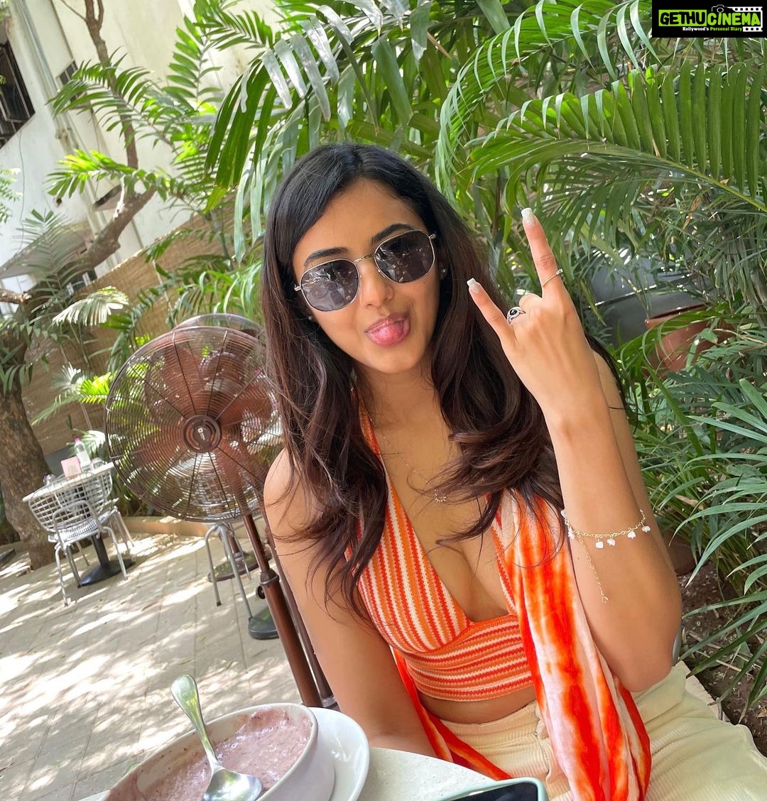 Malvika Sharma Instagram - That weekend feeling 🤘🏻