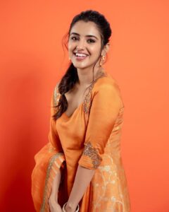 Malvika Sharma Instagram - Wearing @rehanabasheerofficial for Coffee with Kadhal promotions ❤️
Jewellery  @fineshinejewels 
Shot by @kiransaphotography 
Styled by  @swathi__ramakrishnan 
Make up  @makeup_asfaque 
Hair @hairbyradhika 

#coffeewithkadhalpromotions