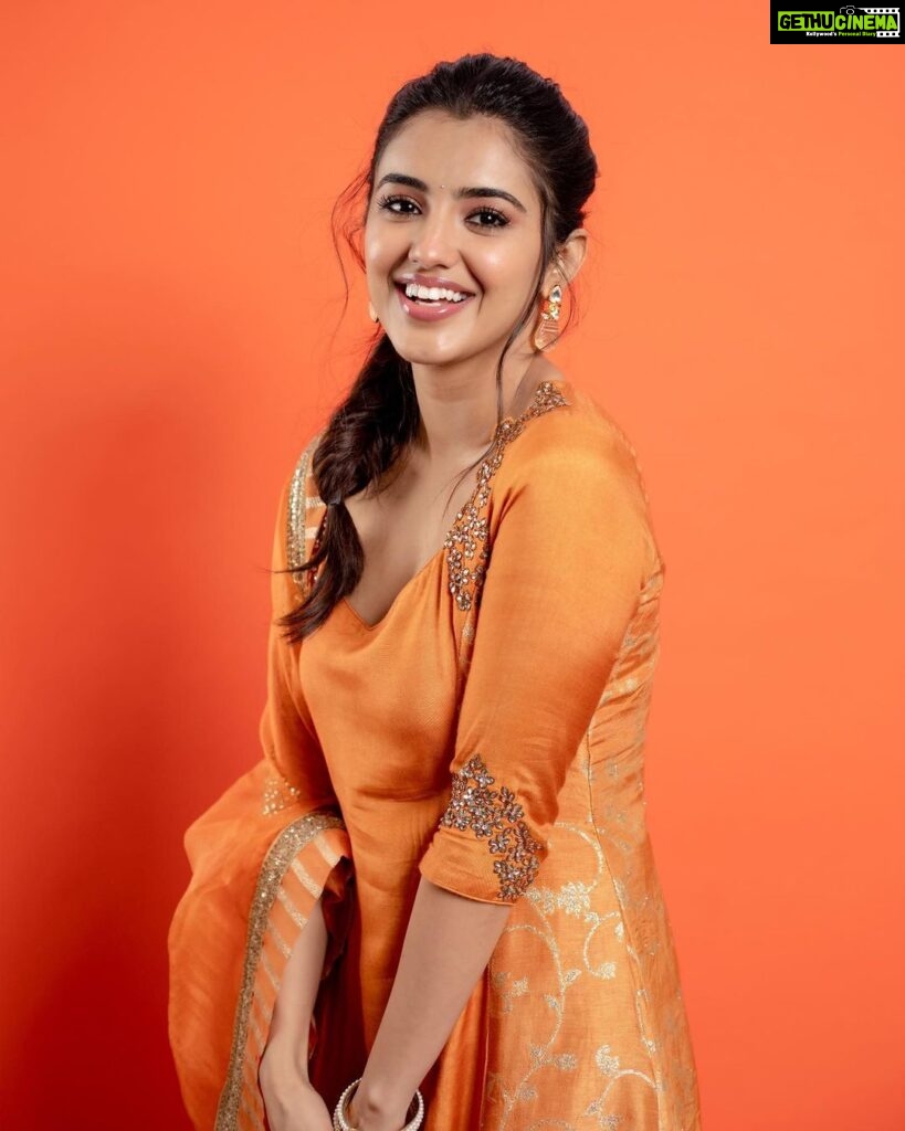 Malvika Sharma Instagram - Wearing @rehanabasheerofficial for Coffee with Kadhal promotions ❤ Jewellery @fineshinejewels Shot by @kiransaphotography Styled by @swathi__ramakrishnan Make up @makeup_asfaque Hair @hairbyradhika #coffeewithkadhalpromotions